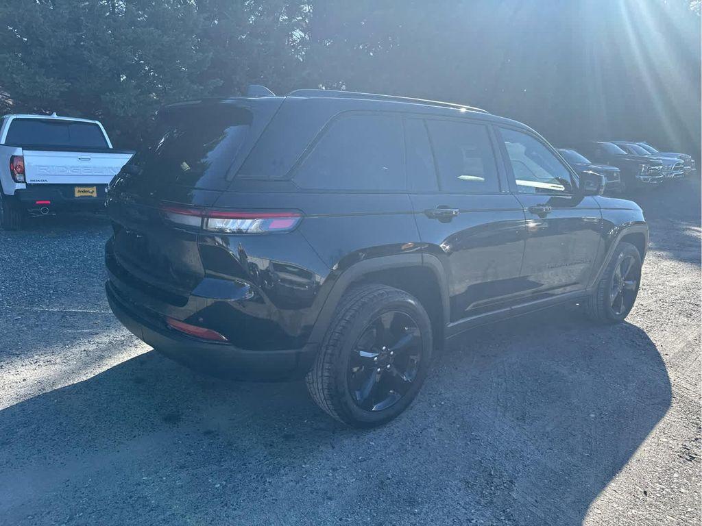 used 2023 Jeep Grand Cherokee car, priced at $31,346