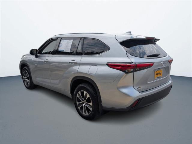 used 2020 Toyota Highlander car, priced at $25,999
