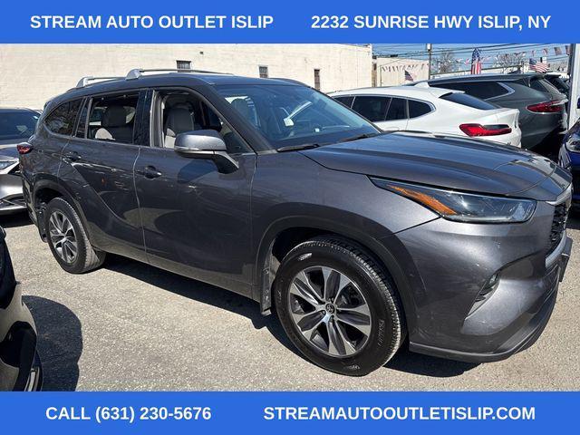 used 2021 Toyota Highlander car, priced at $28,695