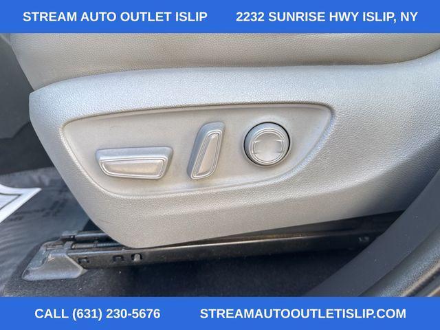 used 2021 Toyota Highlander car, priced at $28,695