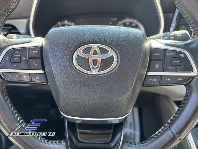 used 2021 Toyota Highlander car, priced at $28,495
