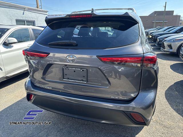 used 2021 Toyota Highlander car, priced at $28,495