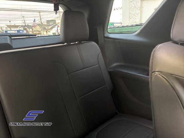 used 2022 Chevrolet Traverse car, priced at $33,695
