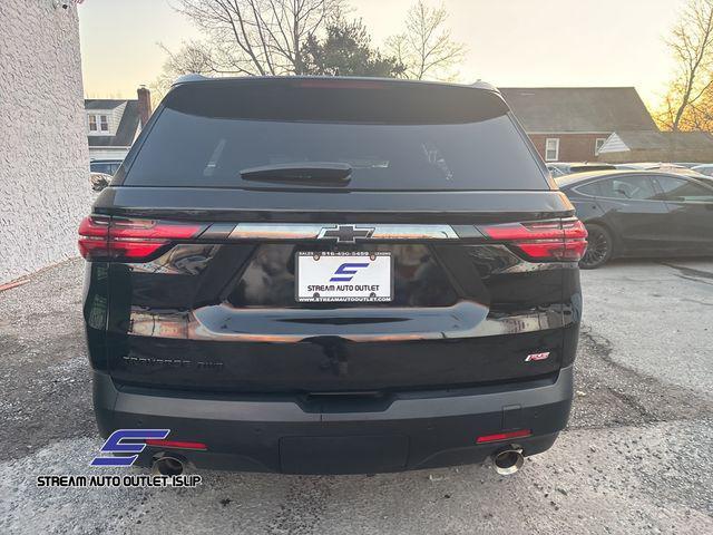 used 2022 Chevrolet Traverse car, priced at $33,695