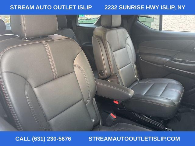 used 2022 Chevrolet Traverse car, priced at $33,695