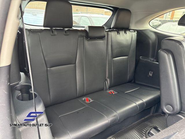 used 2022 Toyota Highlander car, priced at $34,895