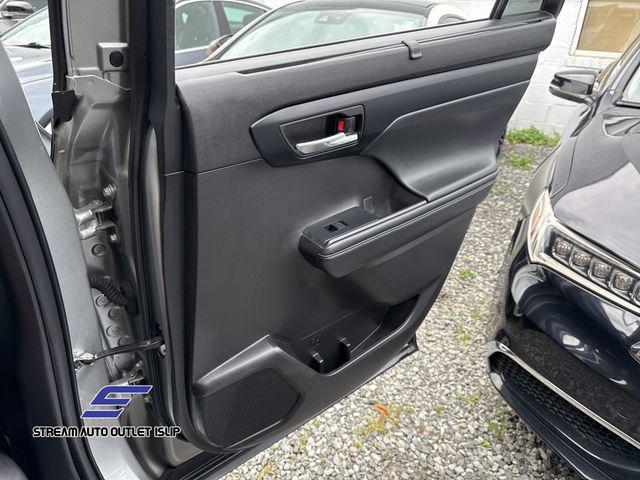 used 2022 Toyota Highlander car, priced at $34,895