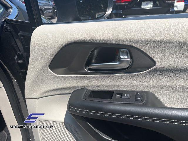 used 2023 Chrysler Pacifica car, priced at $21,495