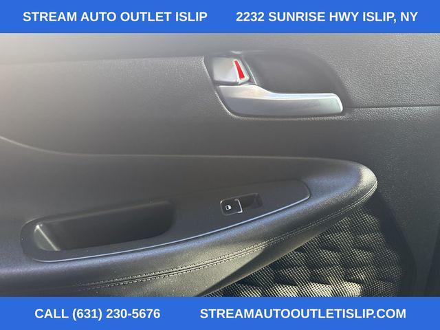 used 2021 Hyundai Santa Fe car, priced at $17,995