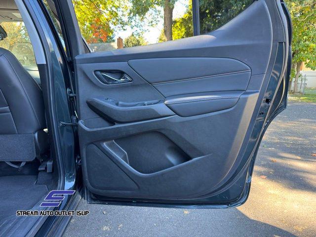 used 2021 Chevrolet Traverse car, priced at $25,695