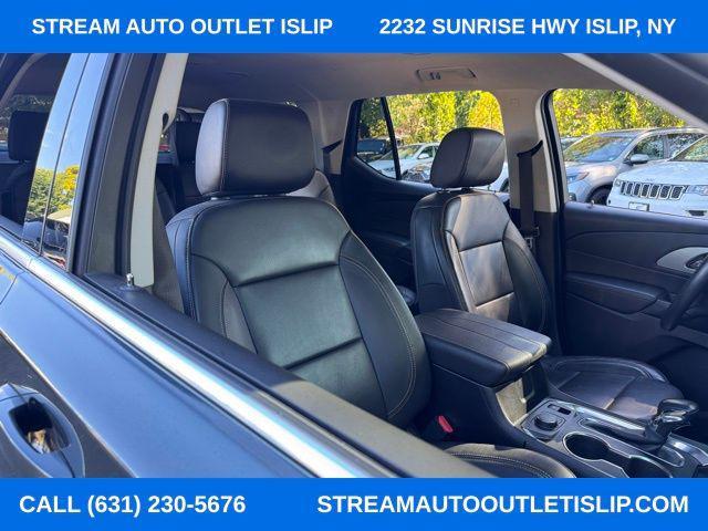 used 2021 Chevrolet Traverse car, priced at $25,587