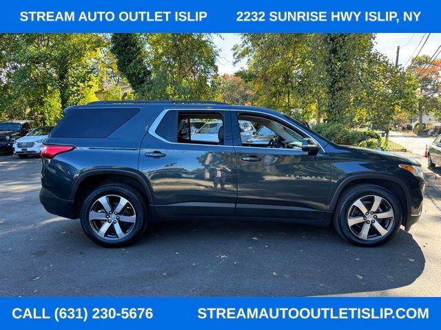 used 2021 Chevrolet Traverse car, priced at $25,587