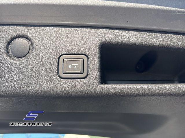 used 2022 Chevrolet Equinox car, priced at $19,995