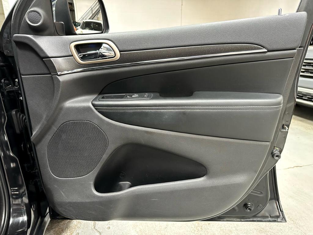 used 2015 Jeep Grand Cherokee car, priced at $7,995