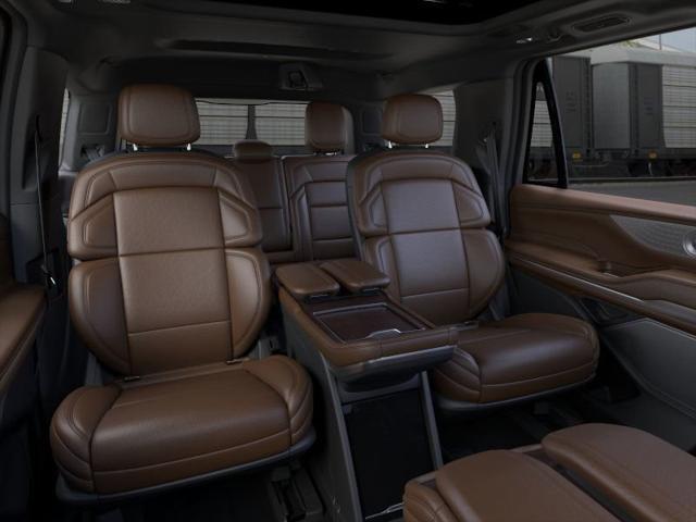 new 2025 Lincoln Navigator car, priced at $105,715