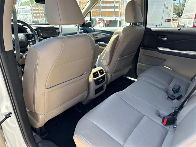 used 2022 Honda Pilot car, priced at $29,000