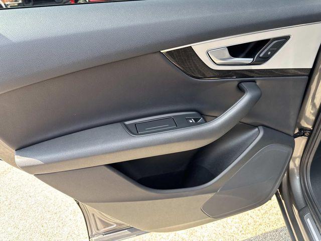 used 2019 Audi Q7 car, priced at $17,500