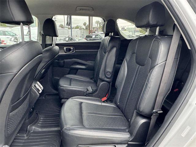 used 2022 Kia Sorento Hybrid car, priced at $22,900