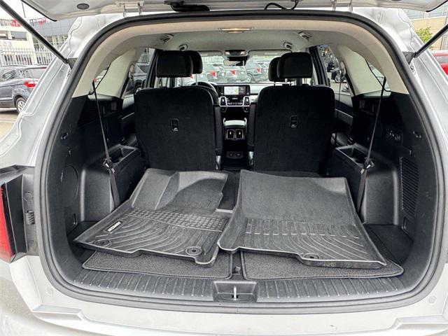 used 2022 Kia Sorento Hybrid car, priced at $22,900