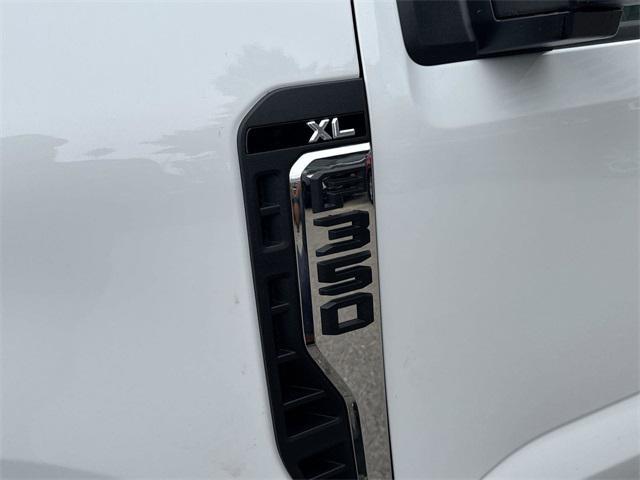 new 2024 Ford F-350 car, priced at $63,054