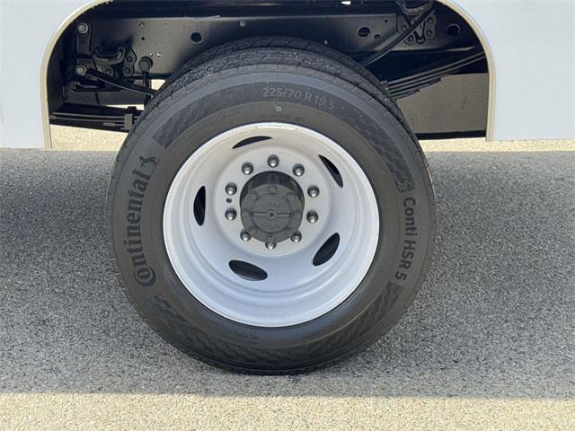 new 2024 Ford F-450 car, priced at $56,640