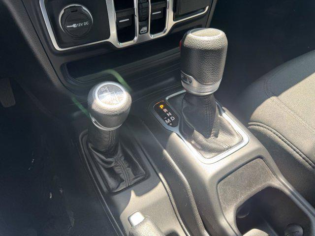 used 2022 Jeep Gladiator car, priced at $28,400