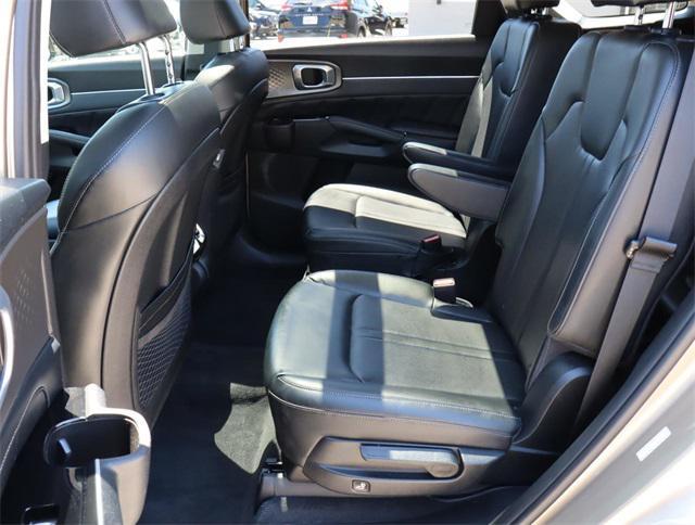 used 2021 Kia Sorento car, priced at $27,400