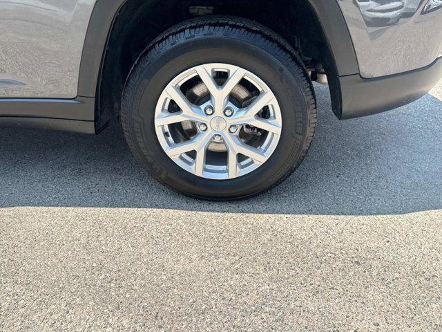 used 2023 Jeep Grand Cherokee car, priced at $24,300