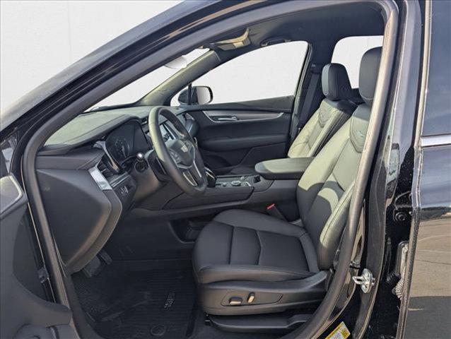 new 2025 Cadillac XT5 car, priced at $45,840