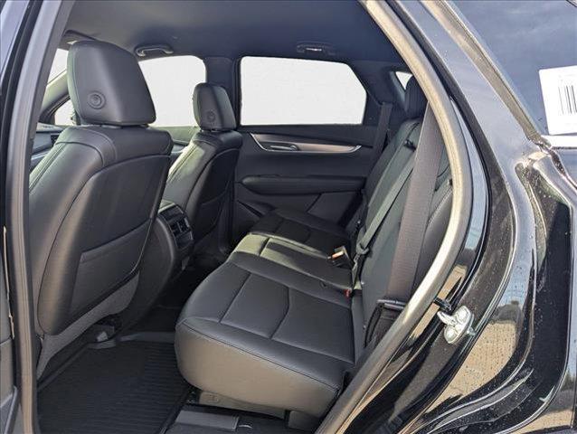 new 2025 Cadillac XT5 car, priced at $45,840