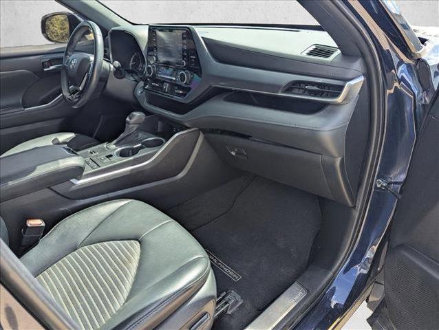 used 2022 Toyota Highlander car, priced at $31,713