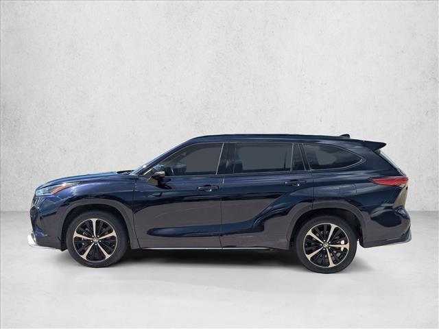 used 2022 Toyota Highlander car, priced at $31,713