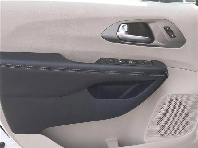 used 2023 Chrysler Pacifica car, priced at $23,409