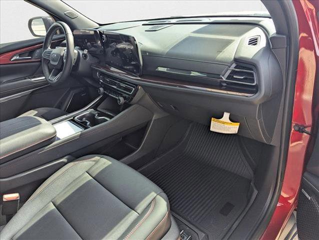new 2025 Chevrolet Traverse car, priced at $51,995