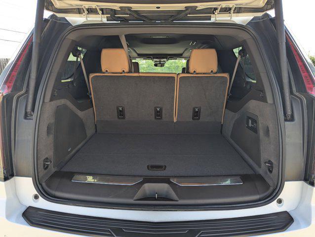 used 2023 Cadillac Escalade ESV car, priced at $69,302