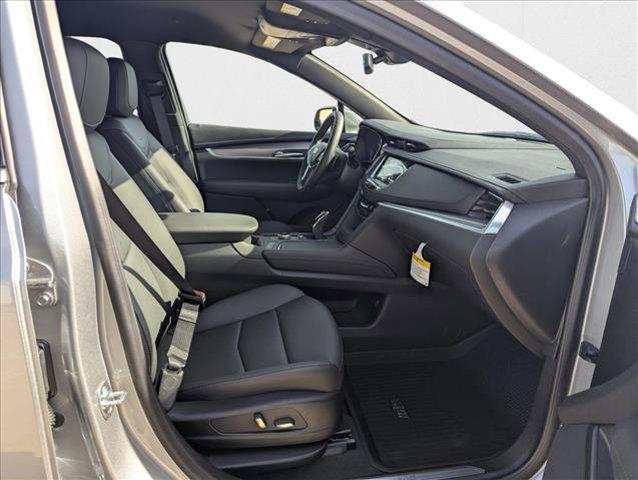 new 2025 Cadillac XT5 car, priced at $45,215