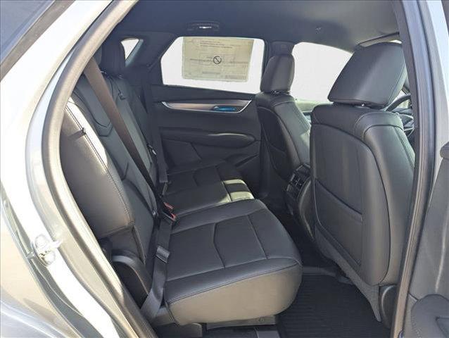 new 2025 Cadillac XT5 car, priced at $45,215