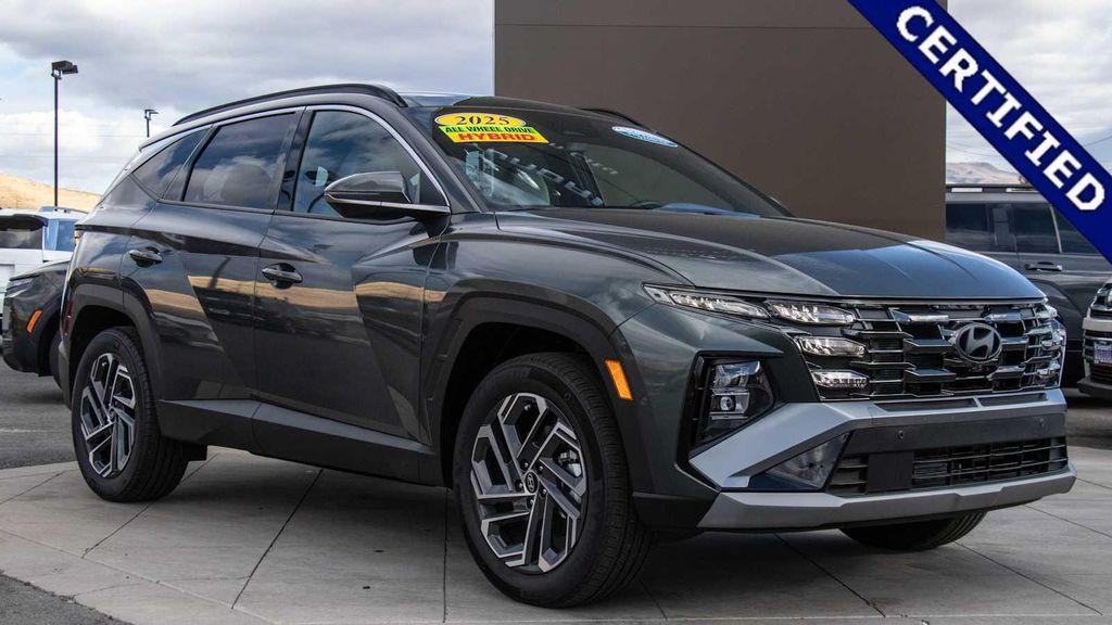 used 2025 Hyundai TUCSON Hybrid car, priced at $35,550