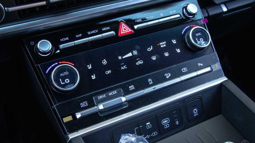 new 2025 Hyundai Santa Fe car, priced at $47,223