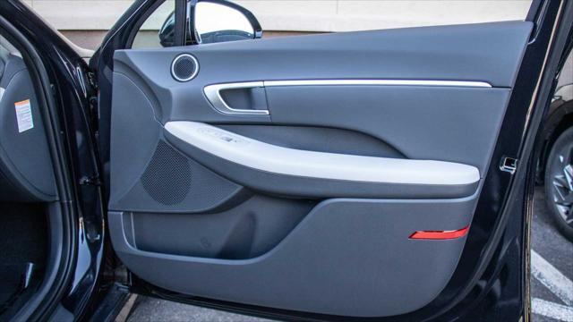 new 2025 Hyundai Sonata Hybrid car, priced at $33,110