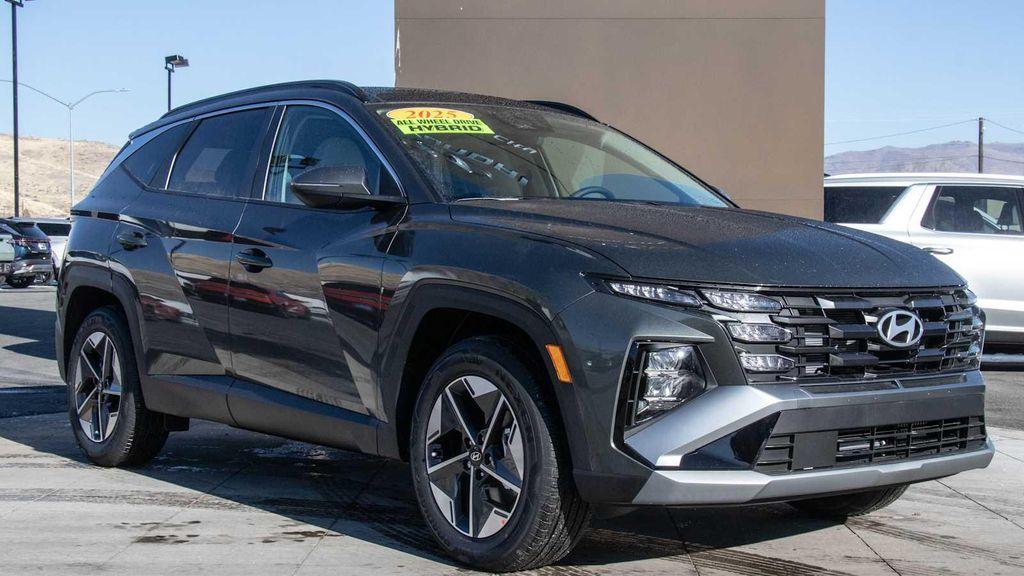 new 2025 Hyundai TUCSON Hybrid car, priced at $38,560