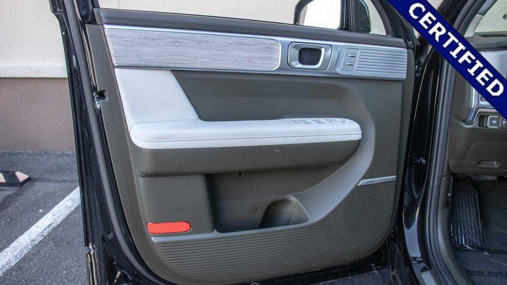 used 2025 Hyundai SANTA FE HEV car, priced at $43,950