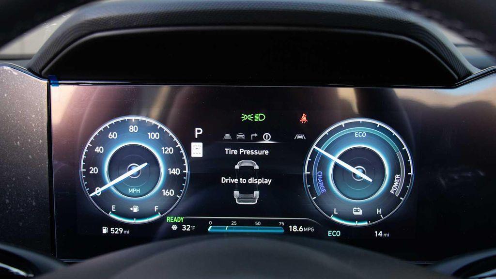 new 2025 Hyundai Elantra car, priced at $28,720