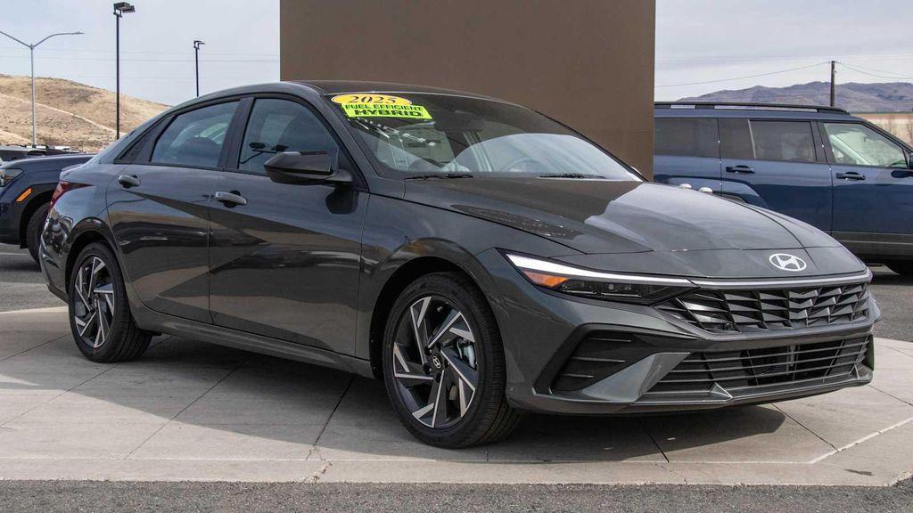 new 2025 Hyundai Elantra car, priced at $29,245
