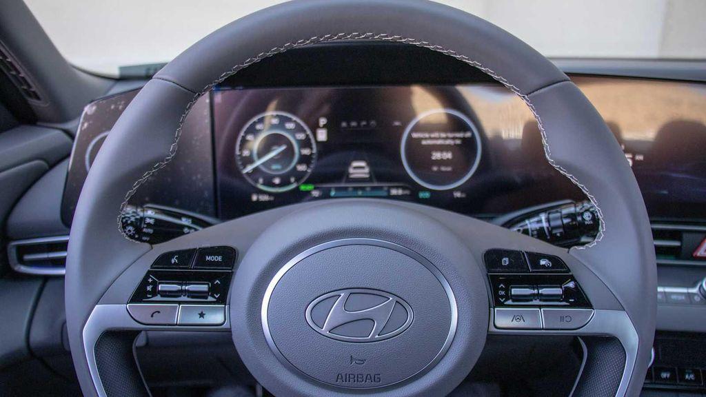 new 2025 Hyundai Elantra car, priced at $29,185