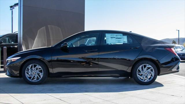 new 2024 Hyundai Elantra HEV car, priced at $27,885