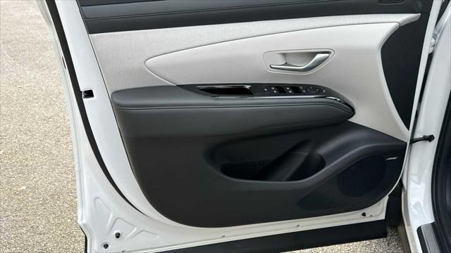 new 2025 Hyundai TUCSON Hybrid car, priced at $44,265