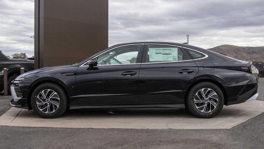 new 2026 Hyundai Sonata Hybrid car, priced at $30,770