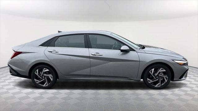 new 2024 Hyundai Elantra car, priced at $25,310