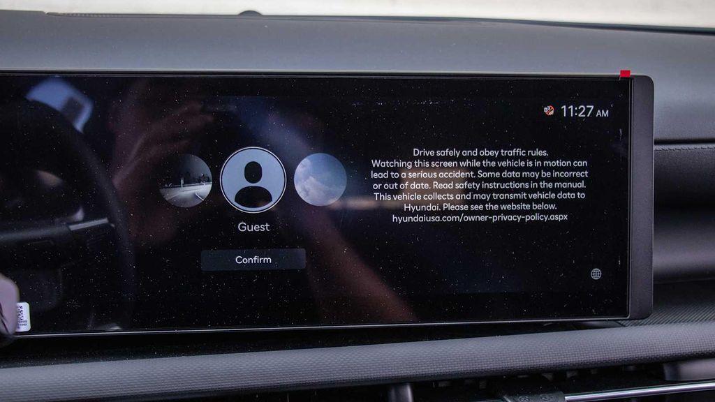 new 2025 Hyundai TUCSON Hybrid car, priced at $35,930